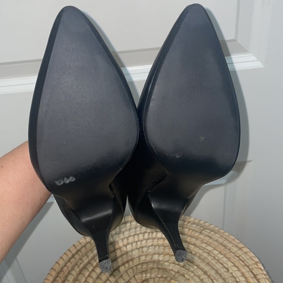 Steve Madden Nilla Black Leather Pumps - Picture 8 of 12